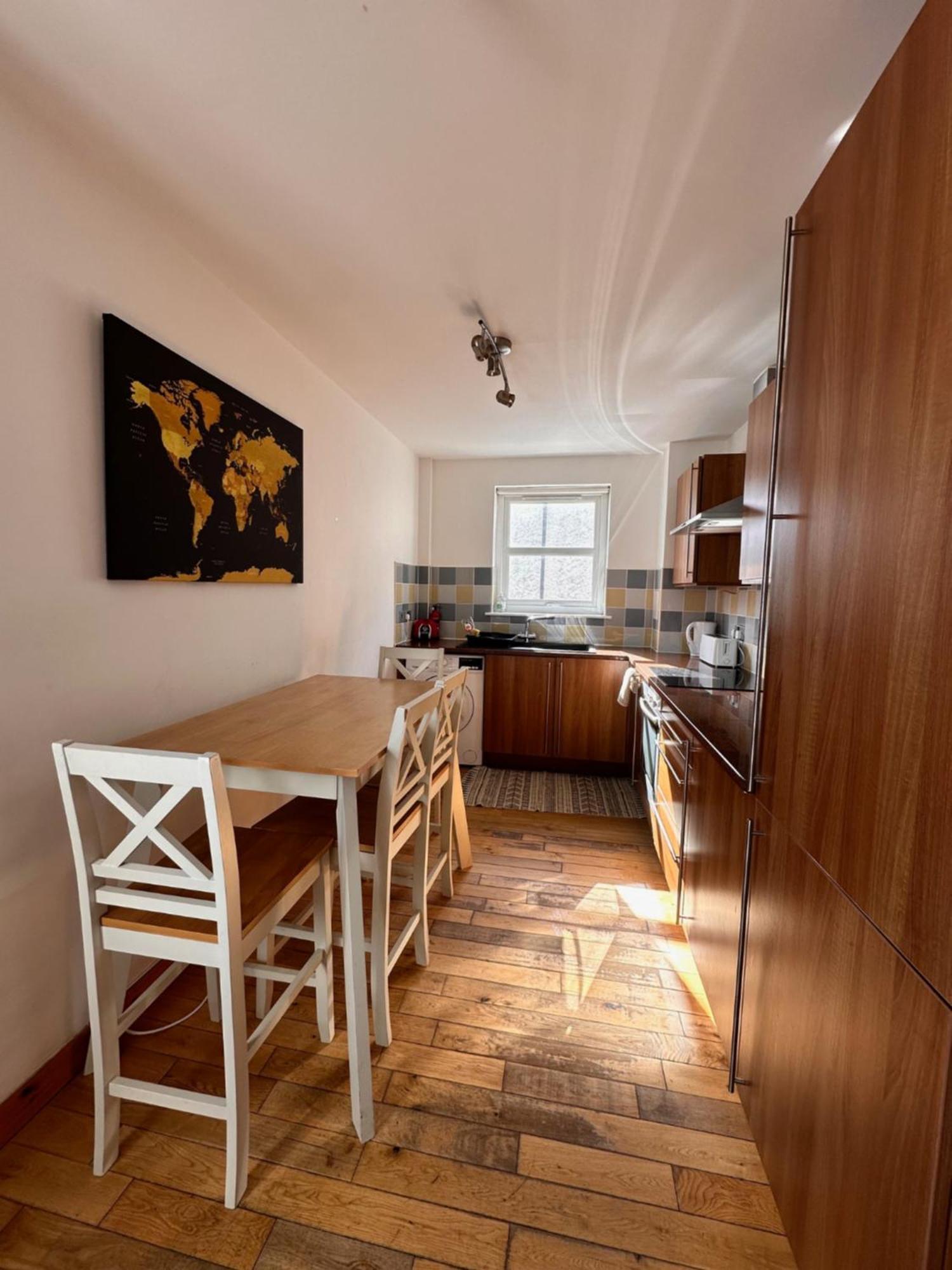 City Centre Apartment Next To Bus And Train Station Inverness Ngoại thất bức ảnh